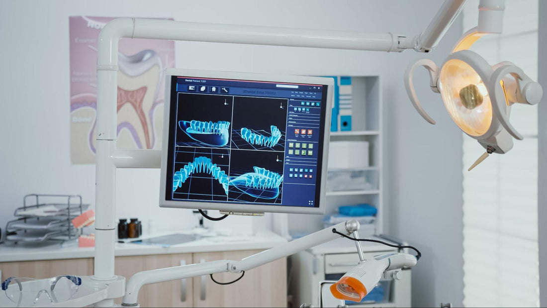 Closeup of monitor with CEREC® Technology and CAD/CAM images inside a dental practice. 